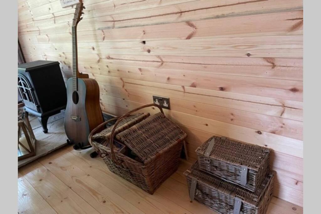 Coorie Doon Cabin! Great Scottish Welcome Форт Аугустус Экстерьер фото